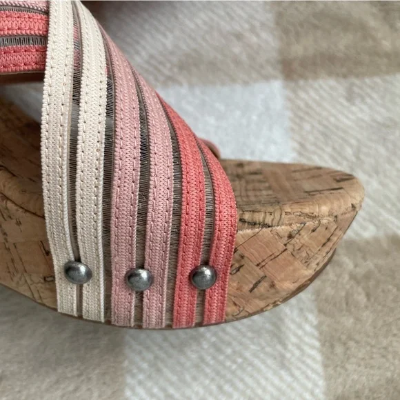 Lucky Brand Women's Cork Wedges - Coral and Beige 7.5 M - Picture 3 of 13